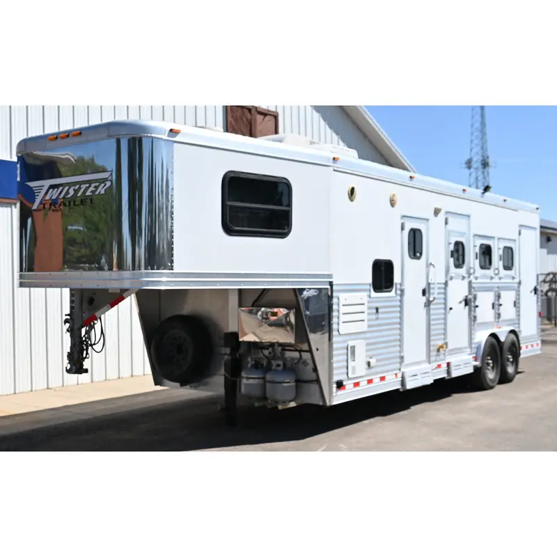 2008 Twister 3 Horse 10' Living Quarter Horse Trailer 1