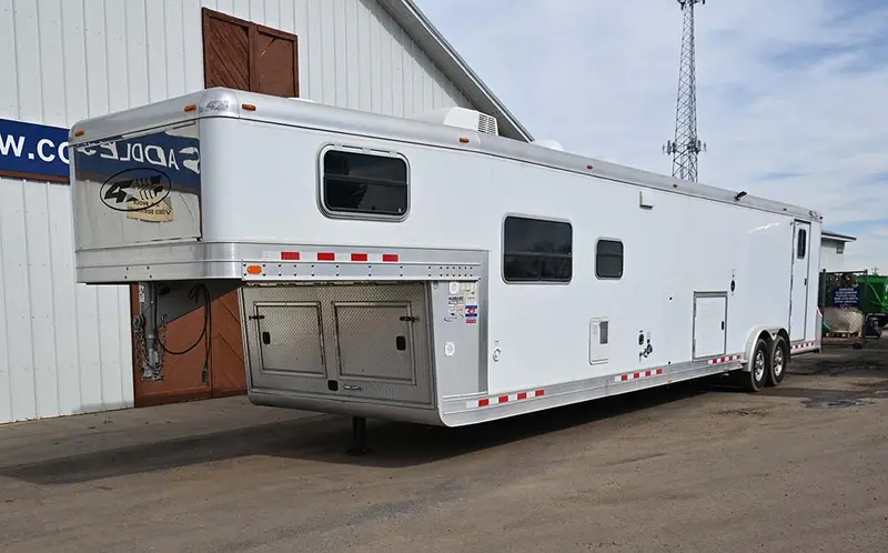 2015 4 Star 15' Lq, 17' Garage Toyhauler, Outlaw Conversion Trailer 1