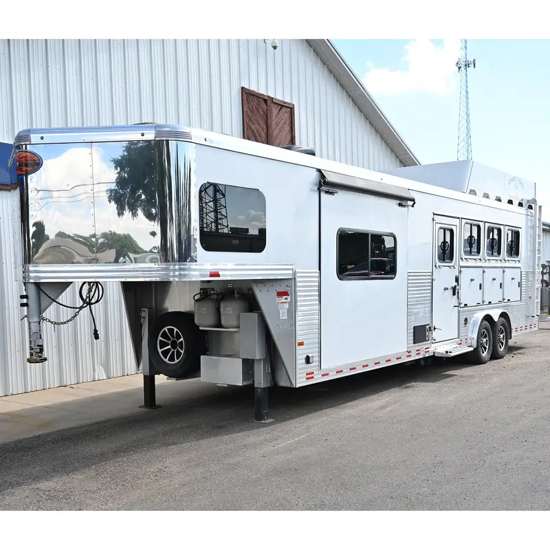 2017 Sundowner 4 Horse Trailer With 11' Living Quarters 1