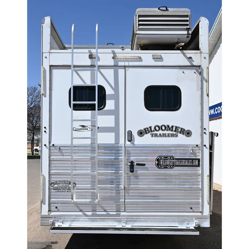 2019 Bloomer 5 Horse Trailer With 16'8" Living Quarter Brand New 7K Onan Generator 2