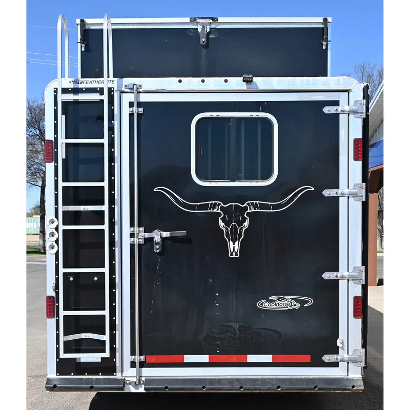 2020 Featherlite 4 Horse Gooseneck Trainer's Tack Horse Trailer 2