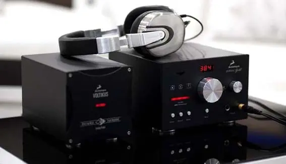 Antelope Audio Zodiac Gold Dac W/ Voltikus Power Supply (Used In Black) 1
