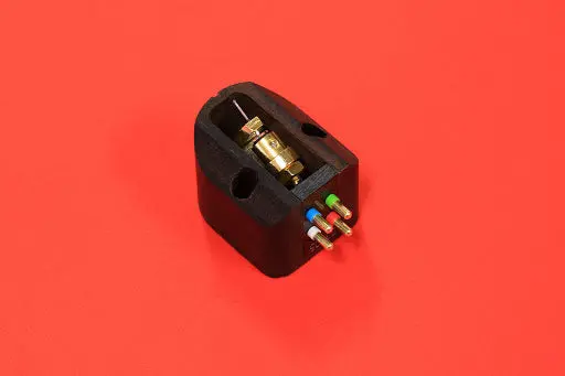 Charisma Audio Signature One Moving Coil Cartridge 1