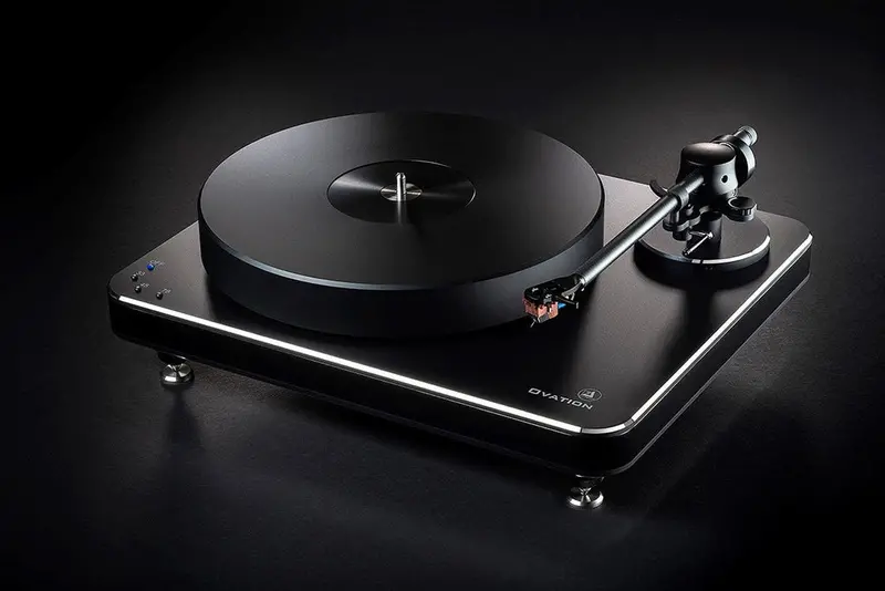 Clearaudio Ovation Turntable With Tracer Carbon Fiber Tonearm 1