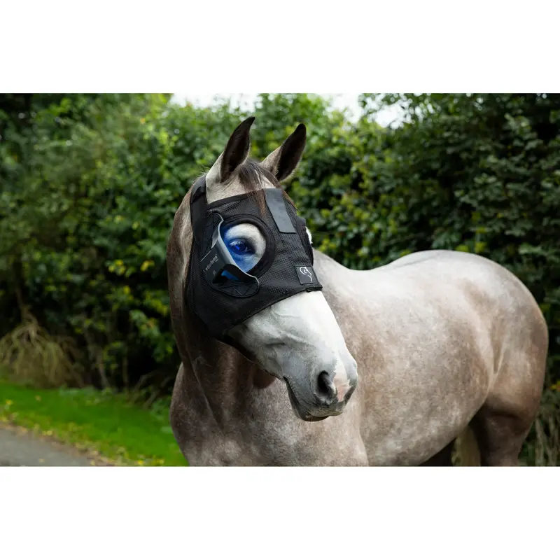 Equilume Pro Rechargeable Breeding Light Mask 1