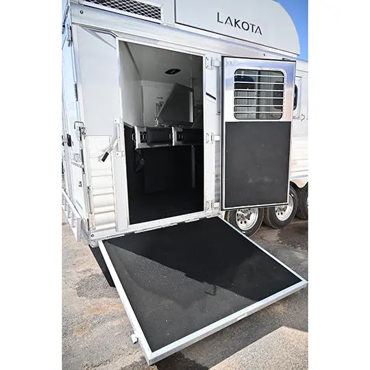 Lakota Side Load Ramp 60"X54" 1