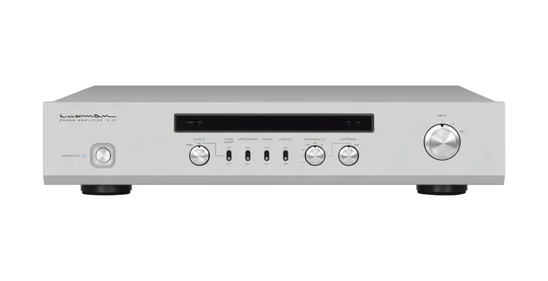 Luxman E-07 Phono Amplifier 1