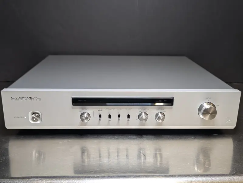 Luxman E-07 Phono Preamplifier - Review Sample - Warranty 1