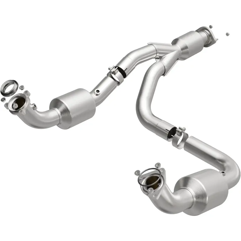 Magnaflow 12-20 Chevrolet Express 4500 Underbody 6.0L Direct Fit Catalytic Converter 1