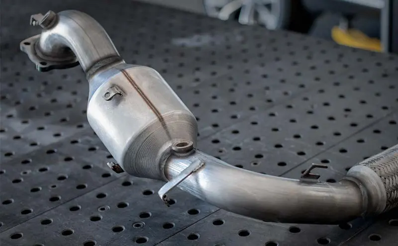 Magnaflow 2009 Dodge Ram 1500 5.7L Direct Fit Converter 2
