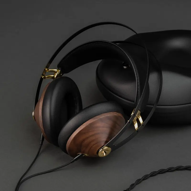 Meze 99 Classic (2Nd Gen) Closed-Back Headphones (Available To Demo) 2