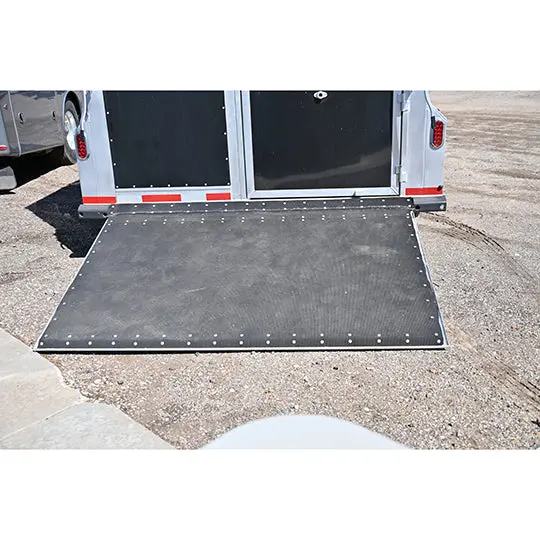 Platinum Full Width Rear Ramp 1