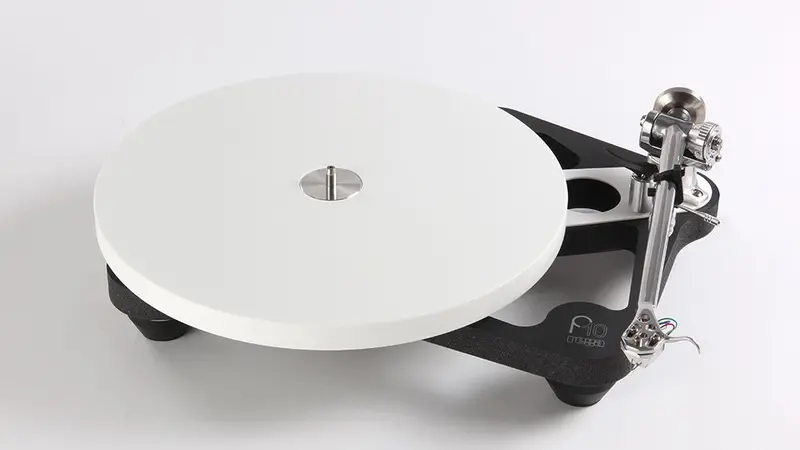 Rega Planar 10 Turntable | Audiovision Sf 1