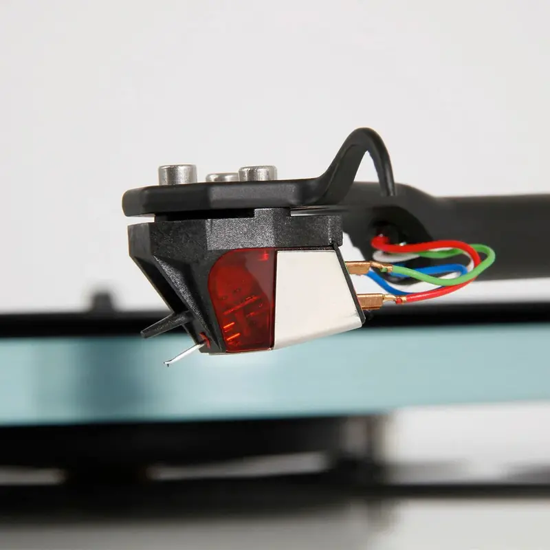 Rega Planar 2 Manual Belt Drive Turntable W/ Rega Nd3 Mm Cartridge 2