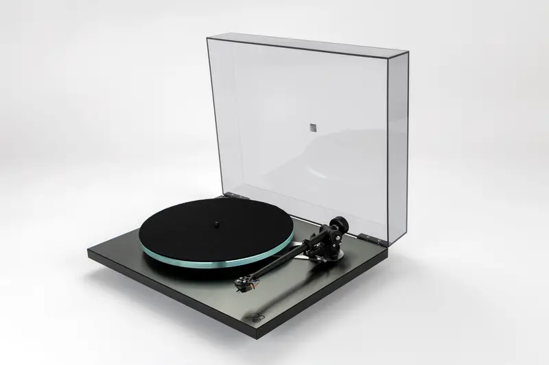 Rega Planar 3 Rs Edition Turntable 1