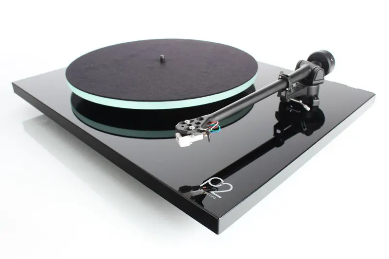 Rega Planar P2 Turntable With Cartridge - Black - Open Box 1