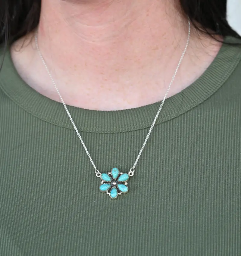 The Mia Necklace 2