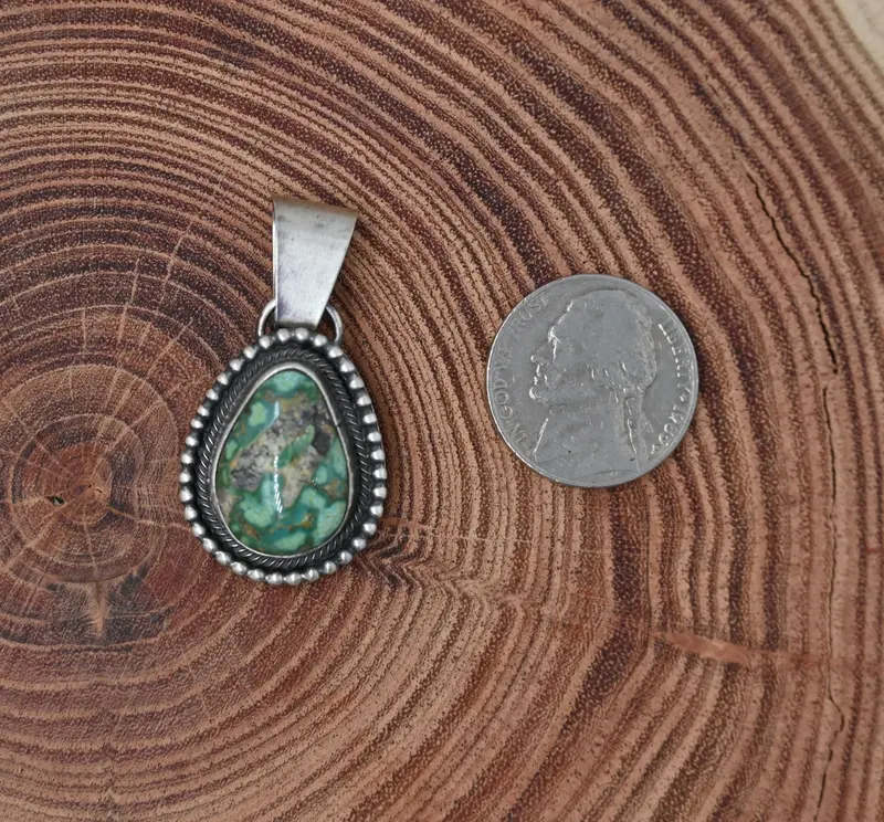 The Mya Pendant 1