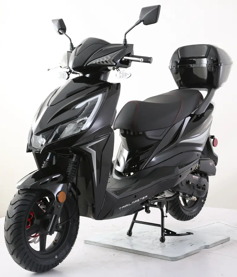 Trailmaster Trophy 150Cc Street Scooter 2